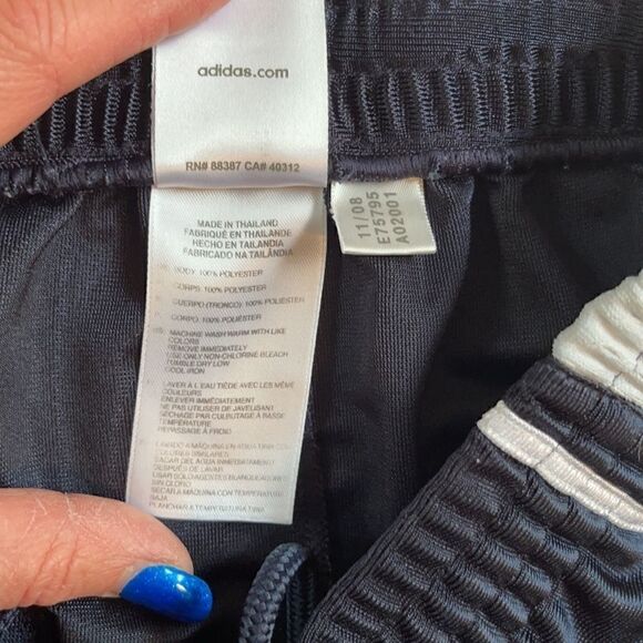 Adidas Basketball shorts.  Size Youth Medium. - Picture 5 of 6